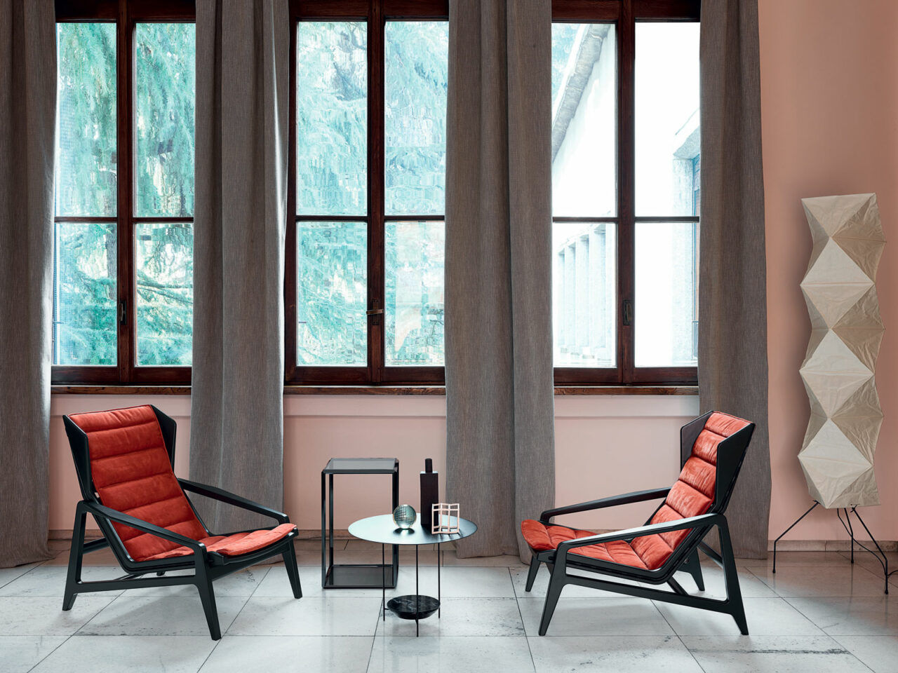 D.156.3 is a lounge armchair designed by Giò Ponti and offered by Peverelli