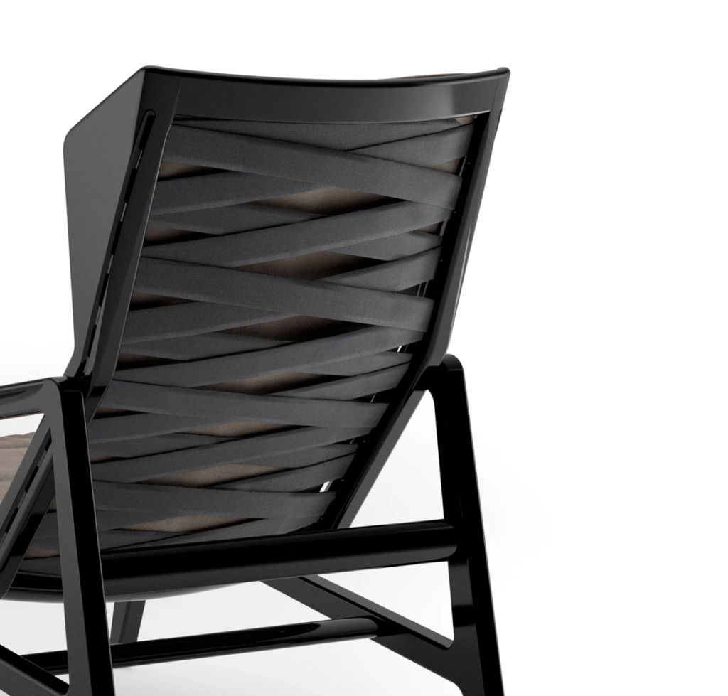 D.156.3 est un fauteuil lounge conçu par Giò Ponti et proposé par Peverelli.