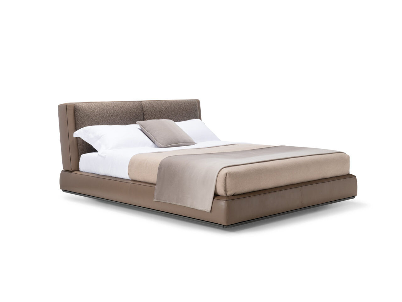Aldgate est un lit conçu par Rodolfo Dordoni et proposé par Peverelli.