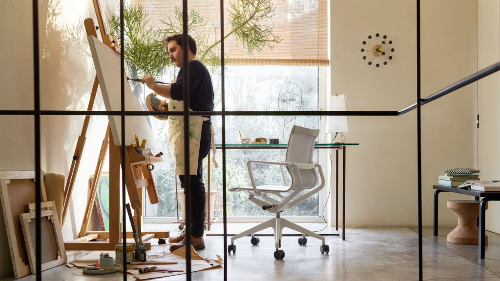 Ball Clock is a design clock produced by Vitra, designed by George Nelson and offered by Peverelli