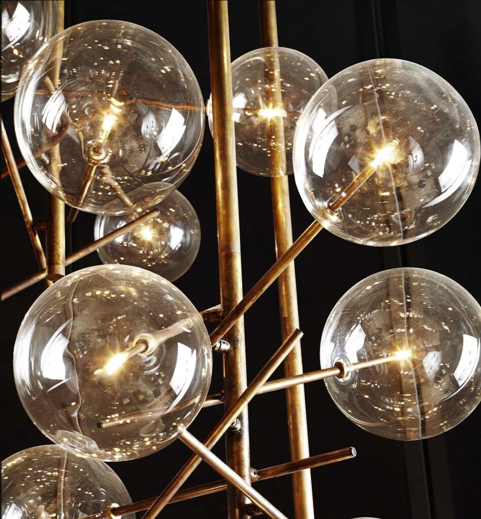 Bolle è una lampada da soffitto prodotta da Gallotti e Radice progettata da Massimo Castagna proposta da Peverelli