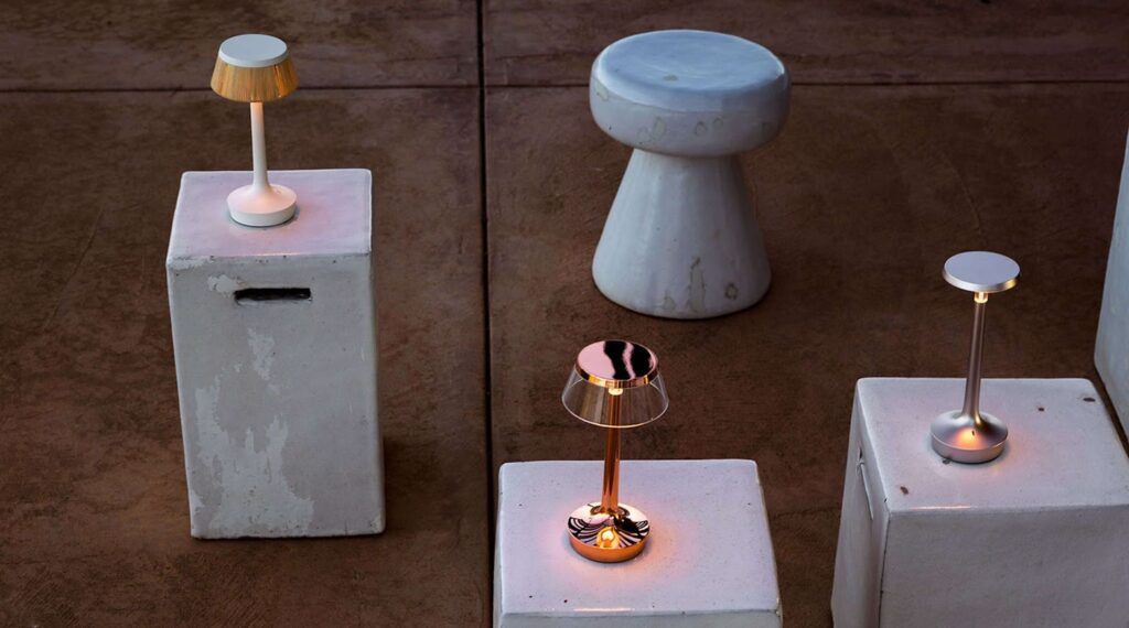 Bon-Jour is a designer table lamp designed by Philippe Starck and offered by Peverelli