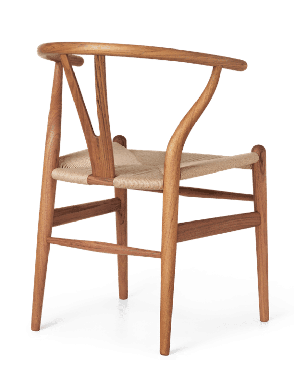 CH24 ist ein berühmter Design-Stuhl von Carl Hansen, der von Peverelli angeboten wird.