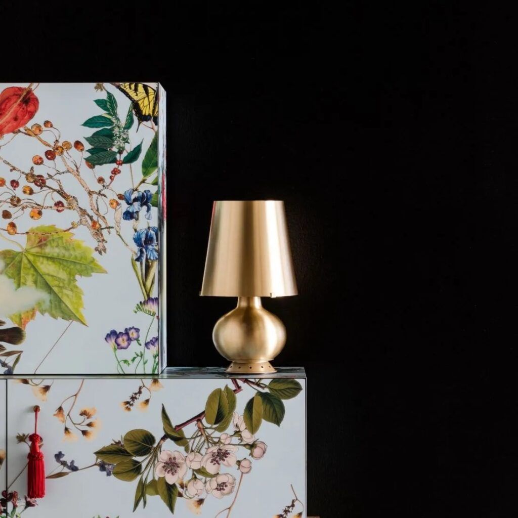 Lamp is a design lamp designed by Max Ingrand and offered by Peverelli
