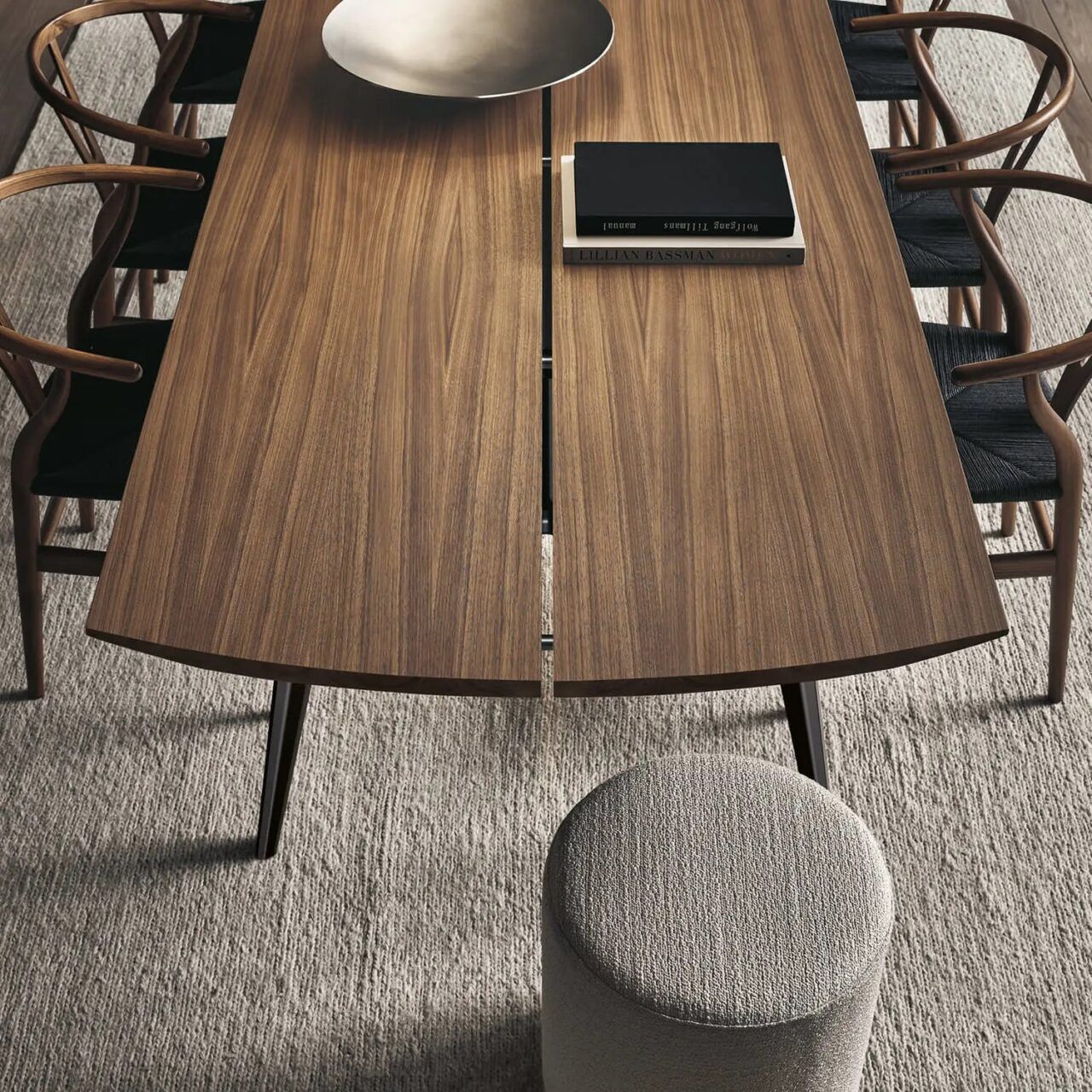 Planet is a dining table designed by Giuseppe Bavuso offered by Peverelli