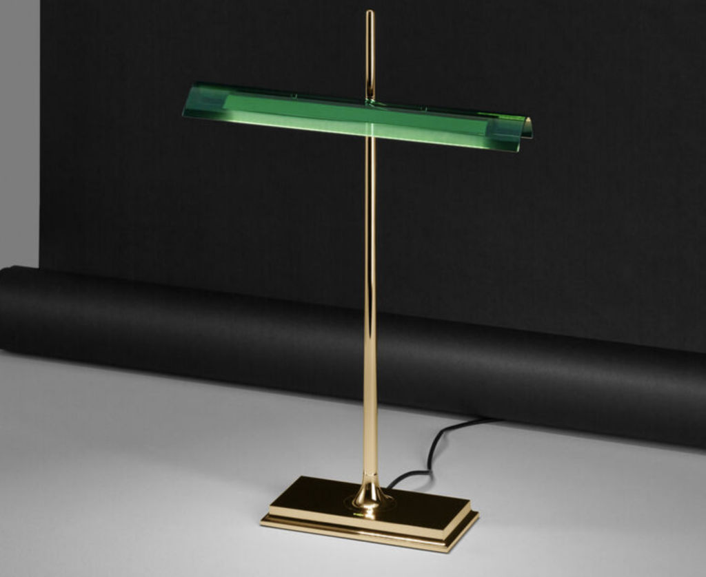 Goldman is a table lamp produced by Flos, designed by Ron Gilad and proposed by Peverelli