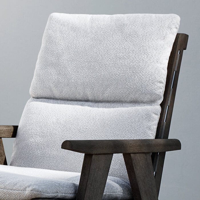 Le fauteuil Gio est un fauteuil de salon conçu par Antonio Citterio et proposé par Peverelli.