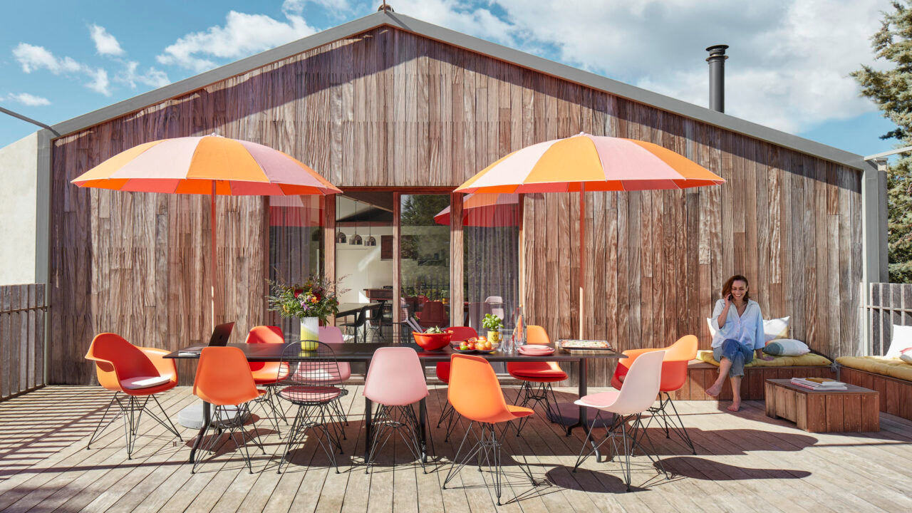 DSW ist ein von Vitra hergestellter Designerstuhl, der von Charles und Ray Eames entworfen und von Peverelli angeboten wird.