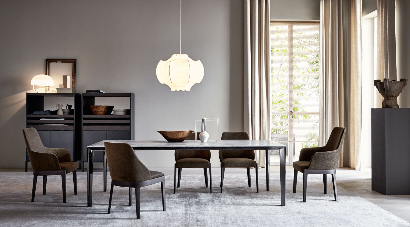Chelsea chair is a designer chair that is produced by Molteni&C and offered by Peverelli