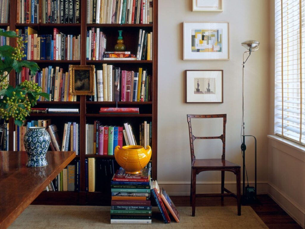 Toio est un lampadaire design conçu par Achille et Pier Giacomo Castiglioni et proposé par Peverelli.