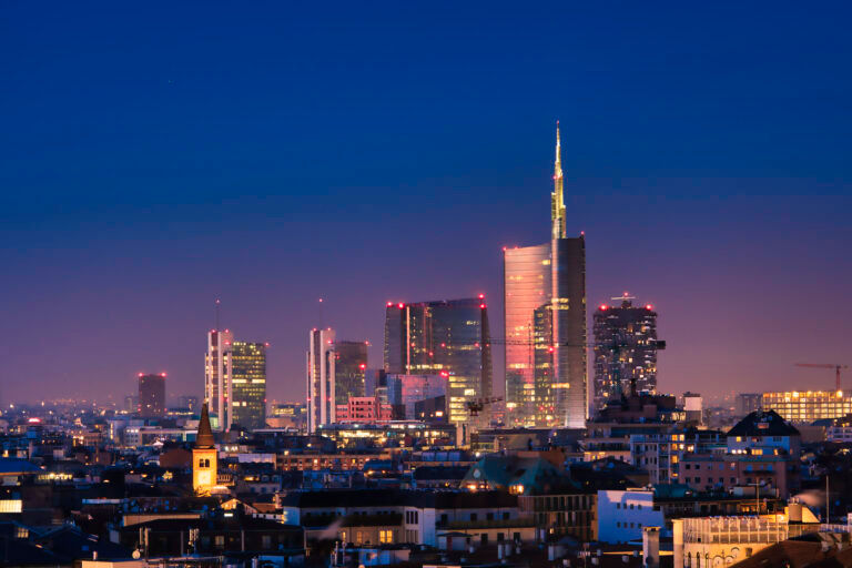 Dieses Foto zeigt die Skyline der Stadt Mailand