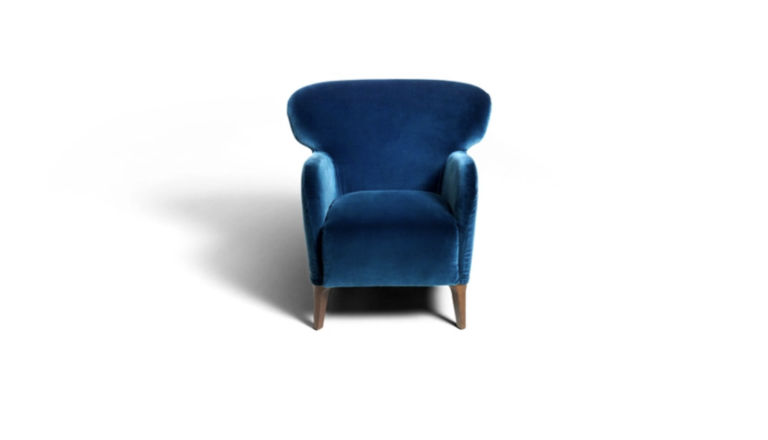 Cette photo montre le fauteuil design Albereta de De Padova vendu par le marchand Peverelli.
