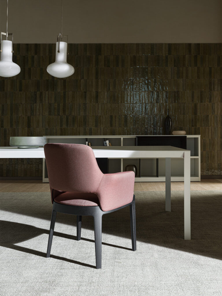 This is the Devon designer chair by Molteni&C