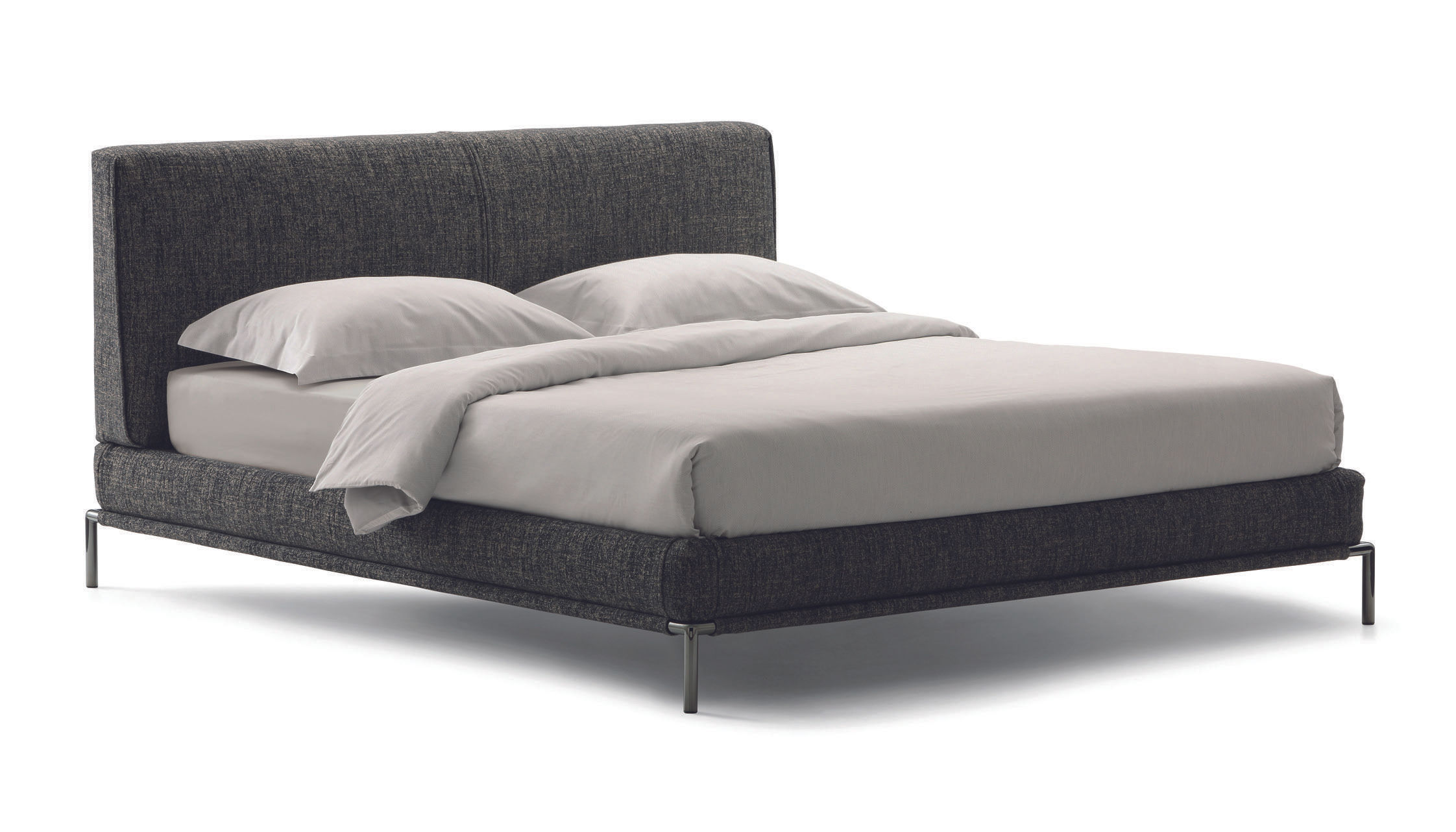 The art of furnishing: this photo shows the Icon design bed by Flou, sold by Peverelli in Como and Lugano