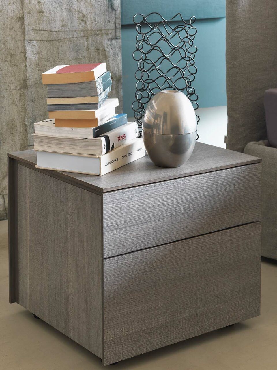Questo è il comodino di design Juta