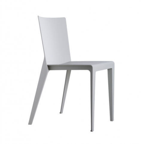 This photo shows the Alfa chair by Molteni&C