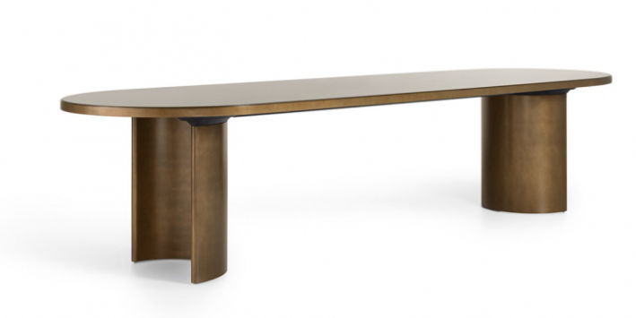 This photo shows the Blevio table by Molteni&C