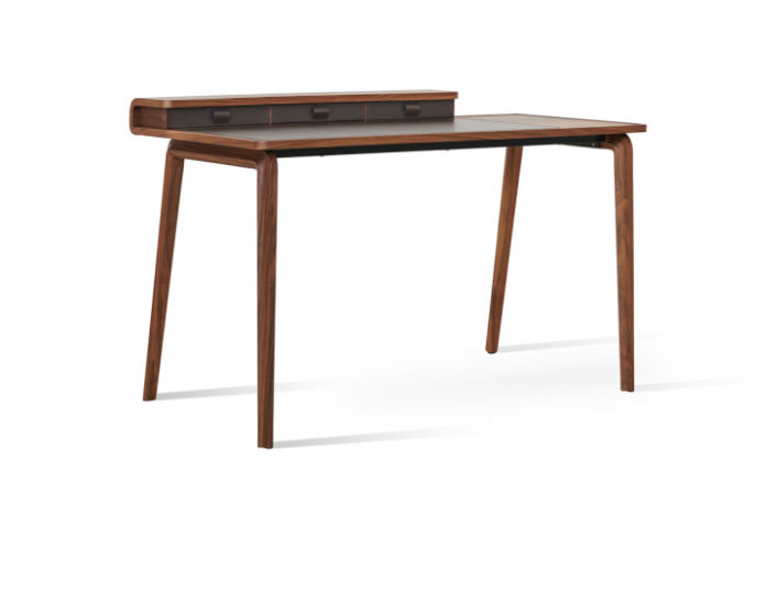 This photo shows the Note desk by Molteni&C