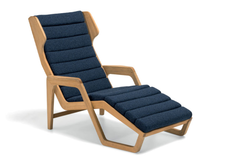 This photo shows the D.150.5 outdoor armchair by Molteni&C
