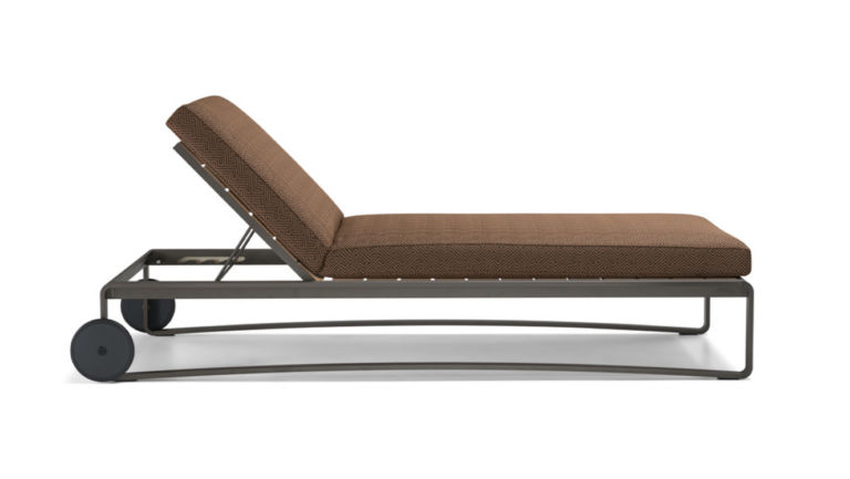 This photo shows the Guell outdoor lounger by Molteni&C