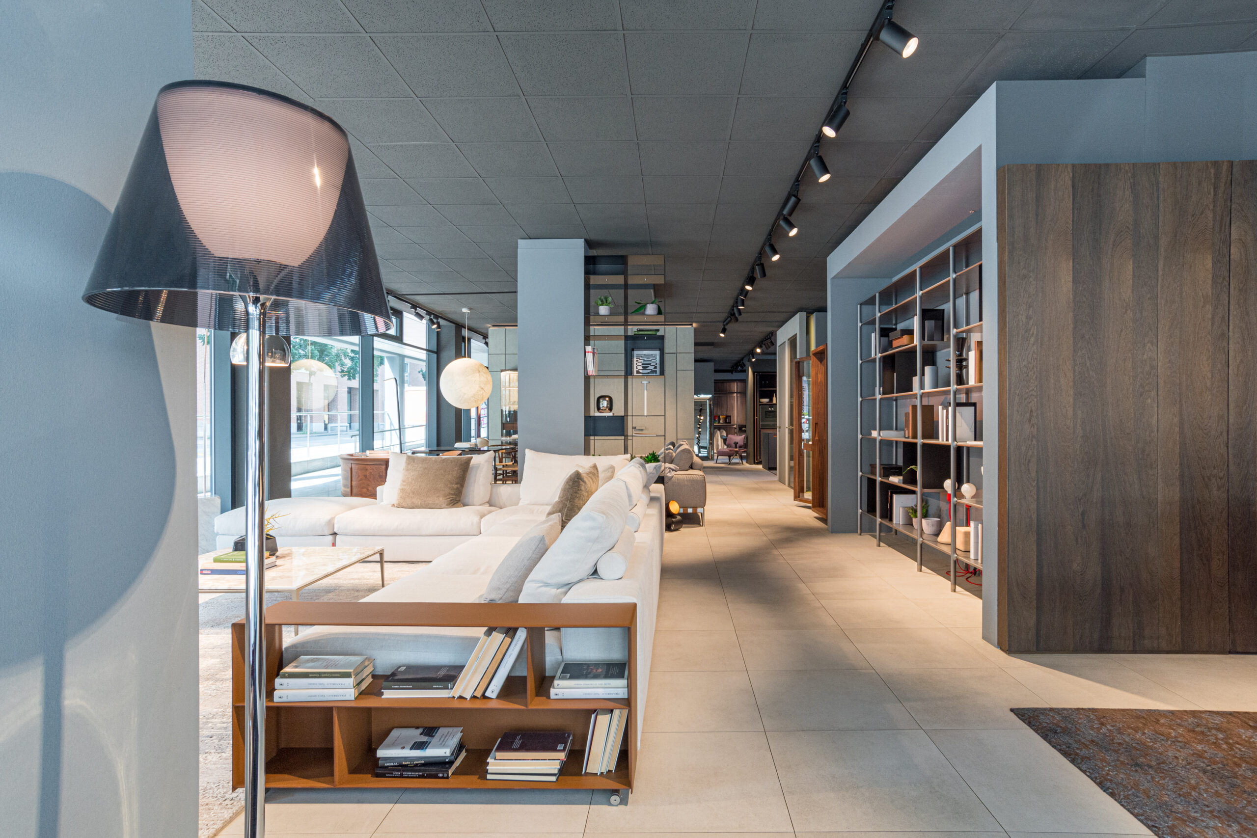 Peverelli Design a Lugano. De Padova Lugano, Poltrona Frau Lugano, Rimadesio Lugano. Boffi Lugano, San Giacomo Lugano. Flou Lugano