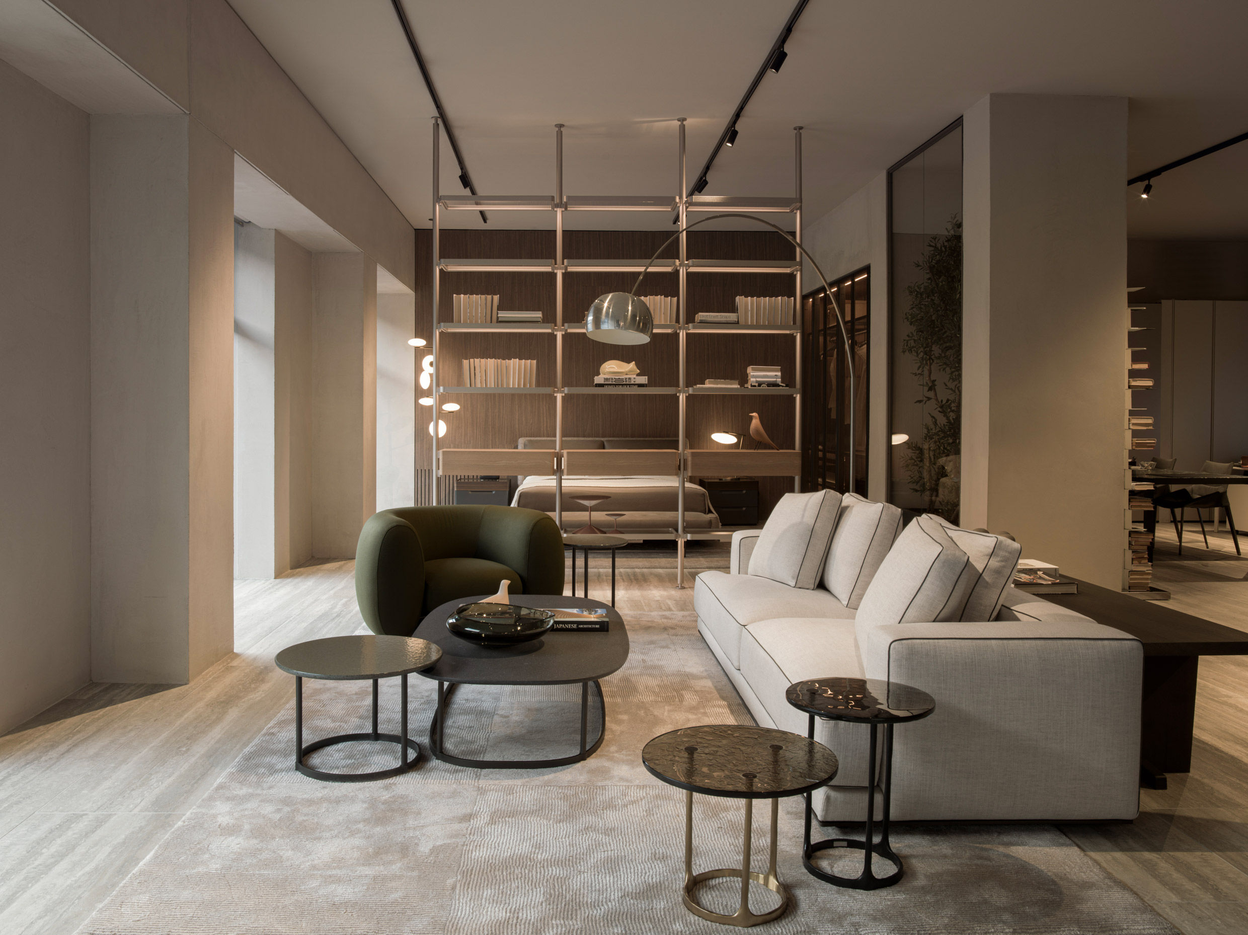 Questa foto mostra il Flagship Store Molteni&C con Peverelli Design