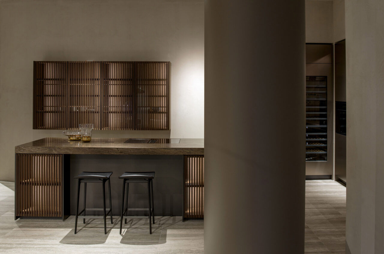 Cette photo montre le magasin phare de Molteni&C avec Peverelli Design.