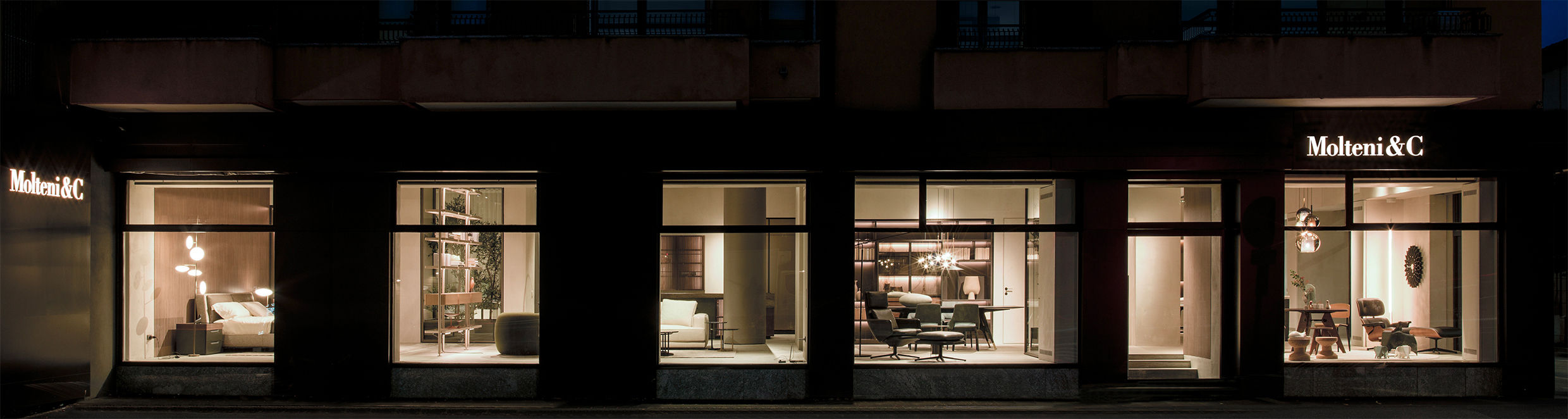 Dieses Foto zeigt den Molteni&C Flagship Store mit Peverelli Design