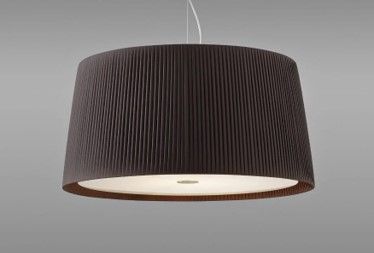 Cette photo montre la lampe suspendue Penta