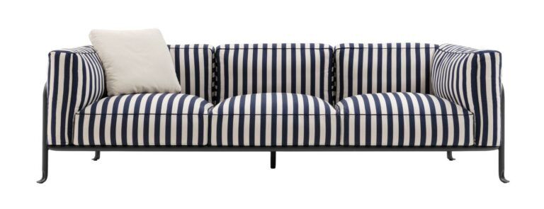 Questa foto mostra il divano outdoor Borea di B&B