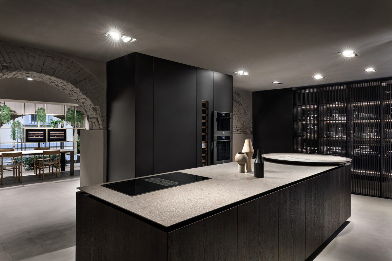 Questa foto mostra il Flagship Store The Cut Milano, gestito da Peverelli