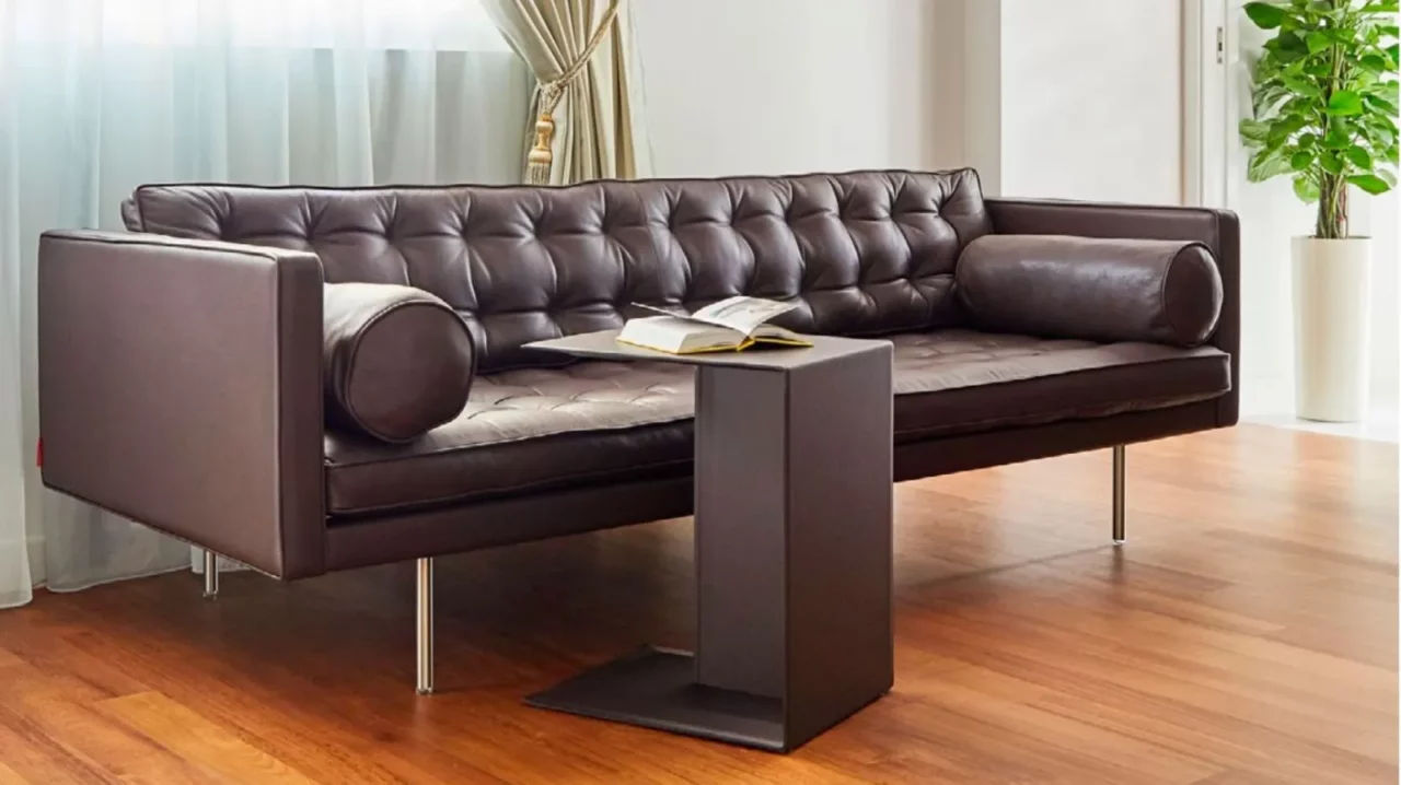 This photo shows the Magister linear sofa by Flexform