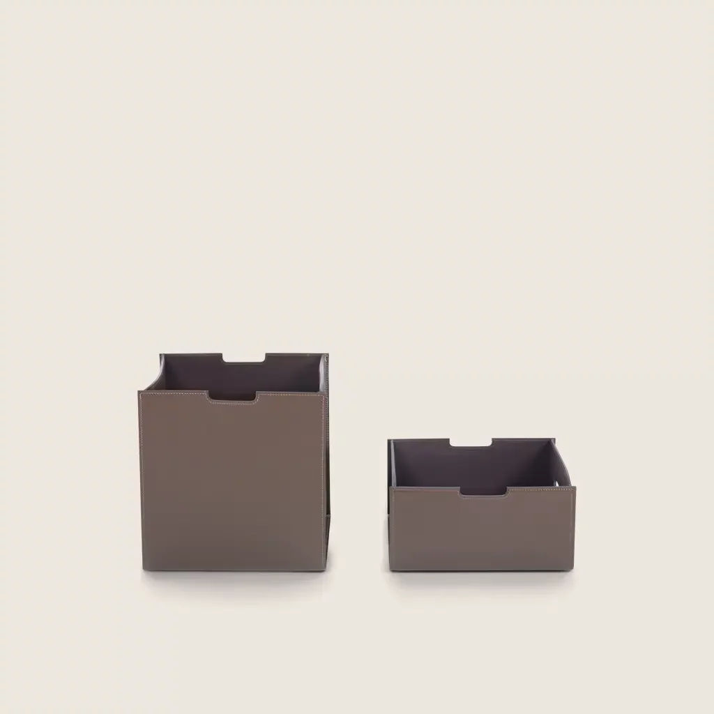Diese Fotos zeigen das Infinity Bücherregal von Flexform