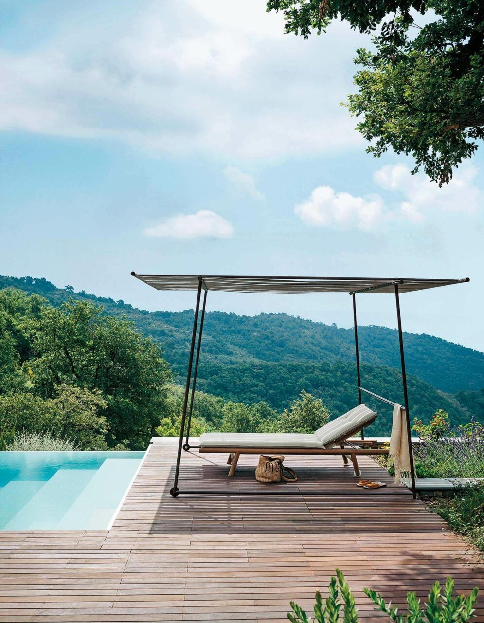 Questa foto mostra il gazebo Ombrina di RODA