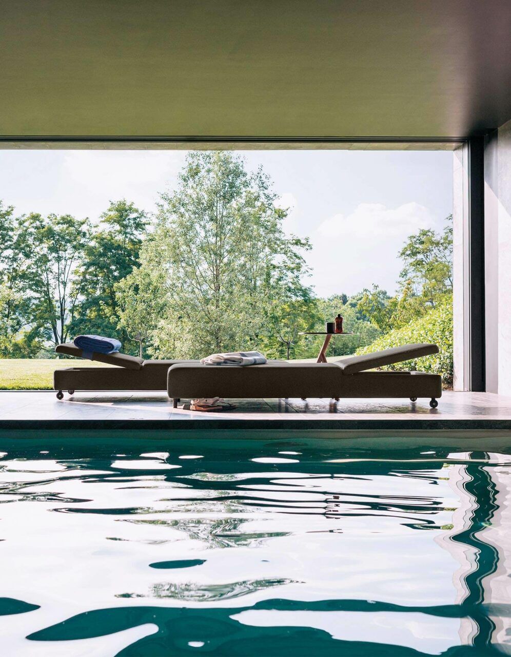 Questa foto mostra il lettino prendisole outdoor Double di RODA