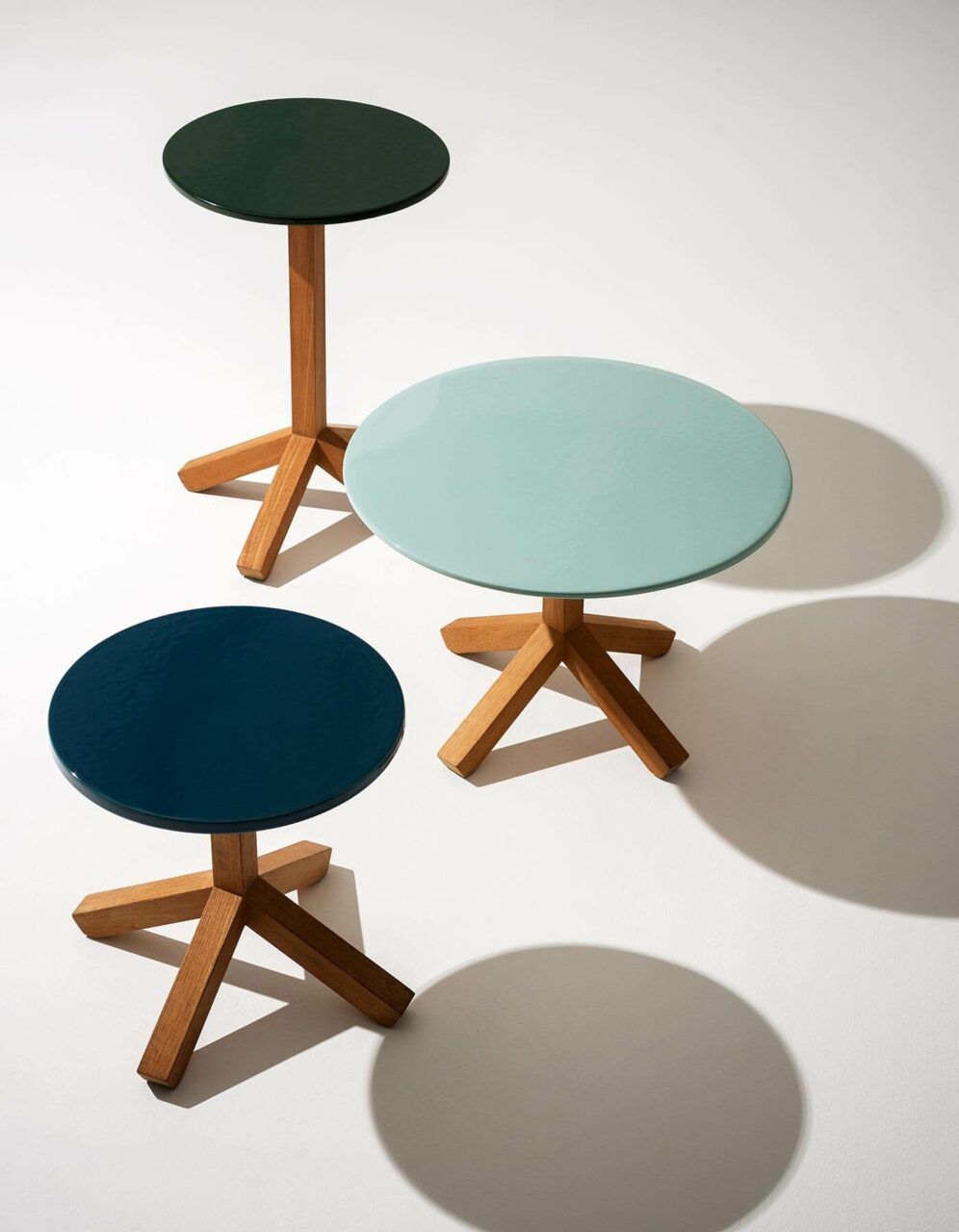 Cette photo montre la table d'extérieur Root de RODA