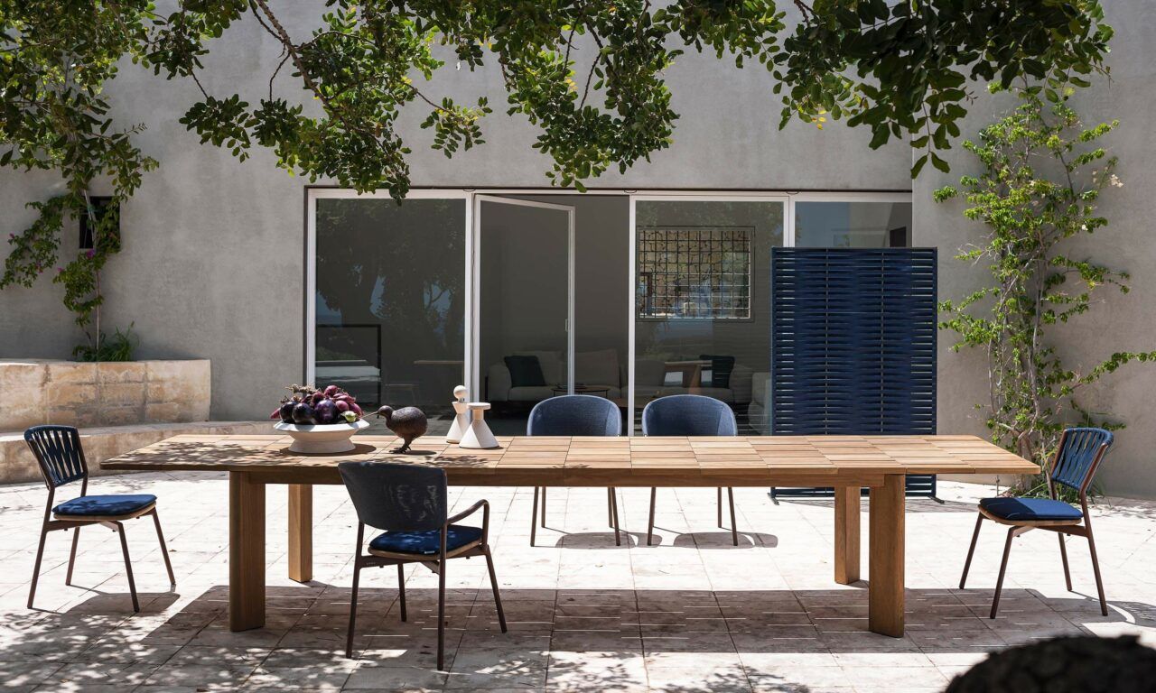 Questa foto mostra il tavolo allungabile outdoor Brick di RODA