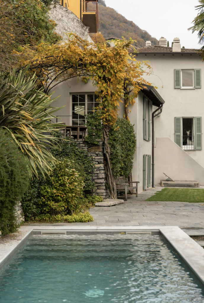 This photo shows Peverelli Design's project in a modern villa on Lake Como