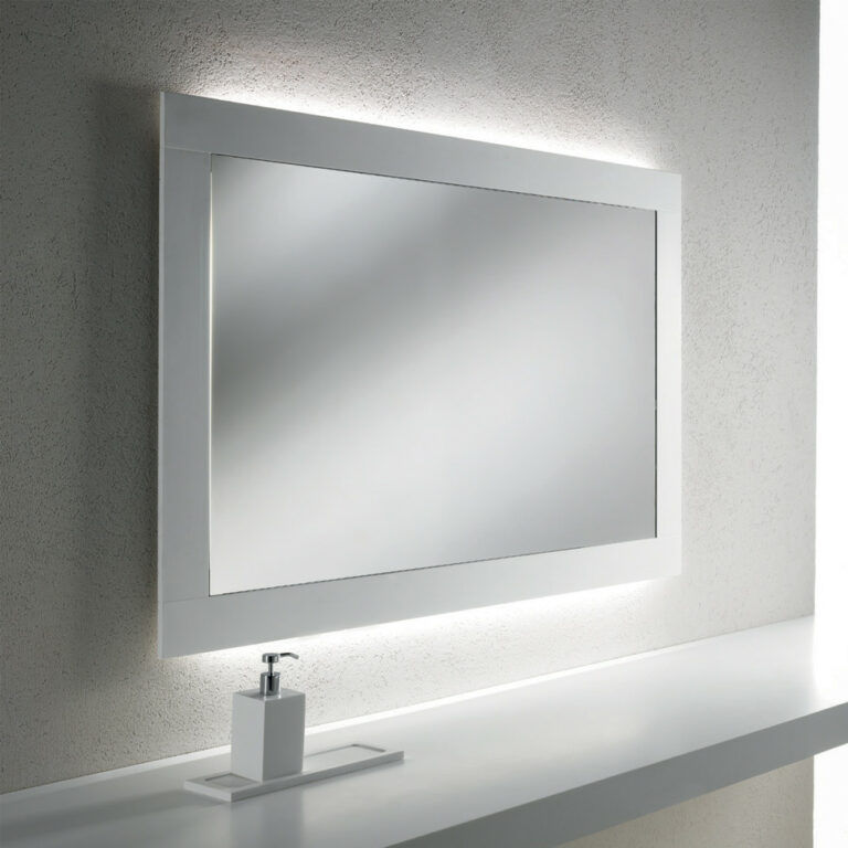This photo shows the Cubo di BRERA mirror
