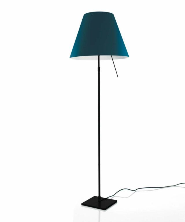 Cette photo montre la lampe