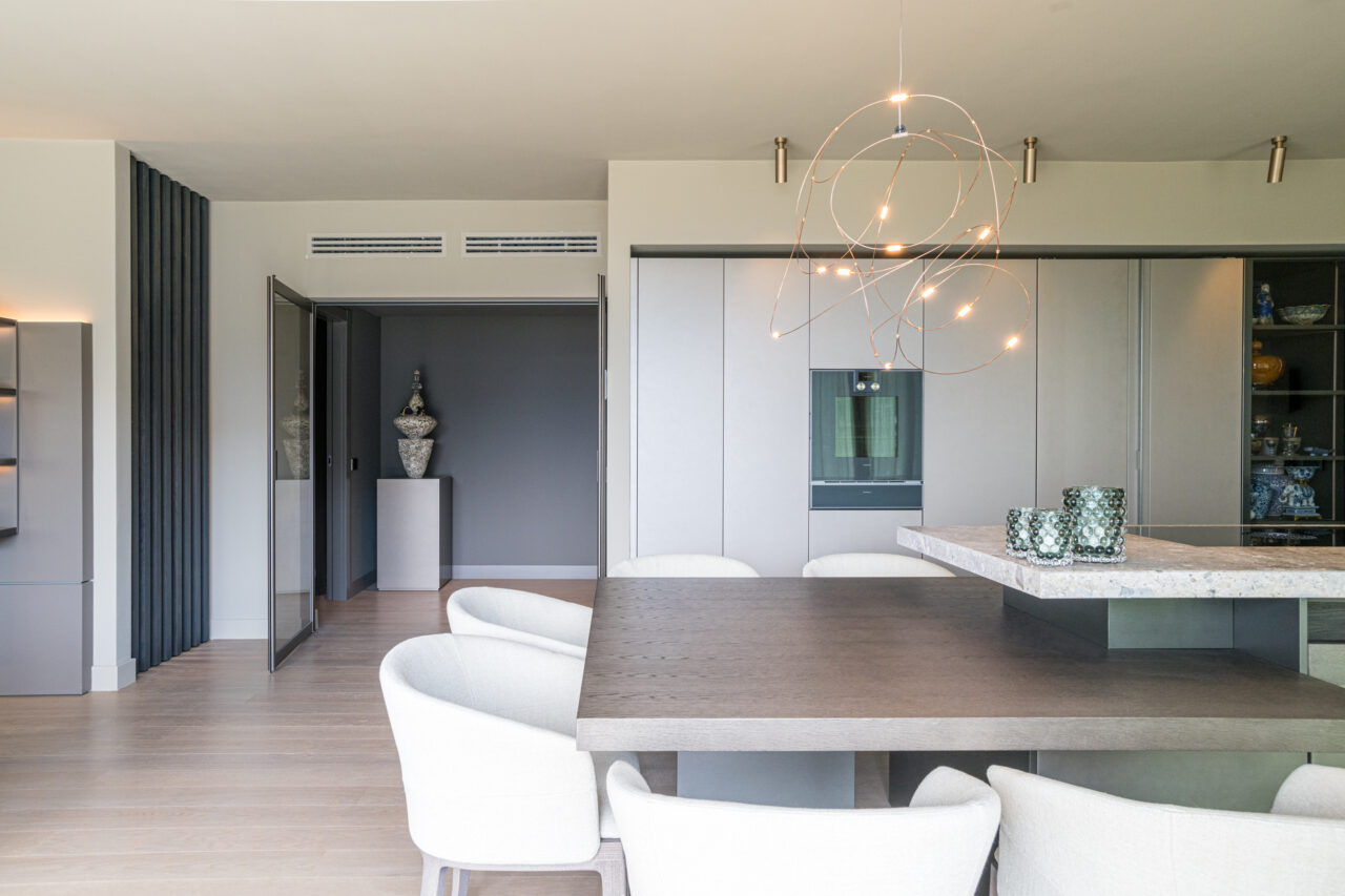 Interior design lago di como. La realizzazione di cucina di design Molteni&C sul lago di Como da parte dello studio interior design Peverelli Design
