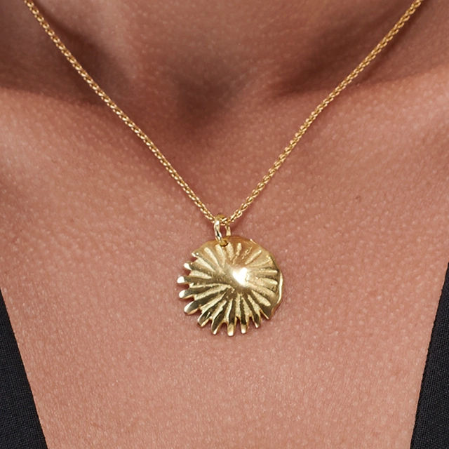 Close up of Cap Skiring Pendant