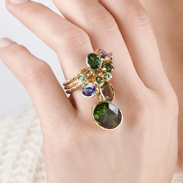 Close up of Eboulis Triple Ring