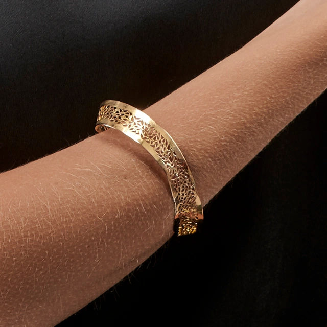 Close up of Eternity Lace Bracelet