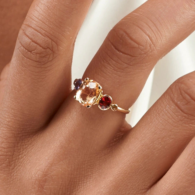 Close up of Exquise Ring a95C9SmiKD