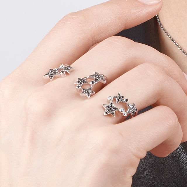 Close up of Make a Wish In-Between Ring