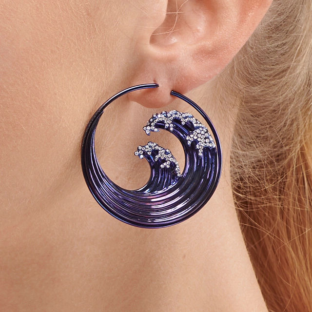 Close up of Purple Titanium Large Hokusai Hoops