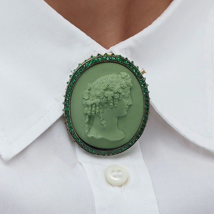 Close up of Tsavorite Ceramic Cameo Heritage Brooch