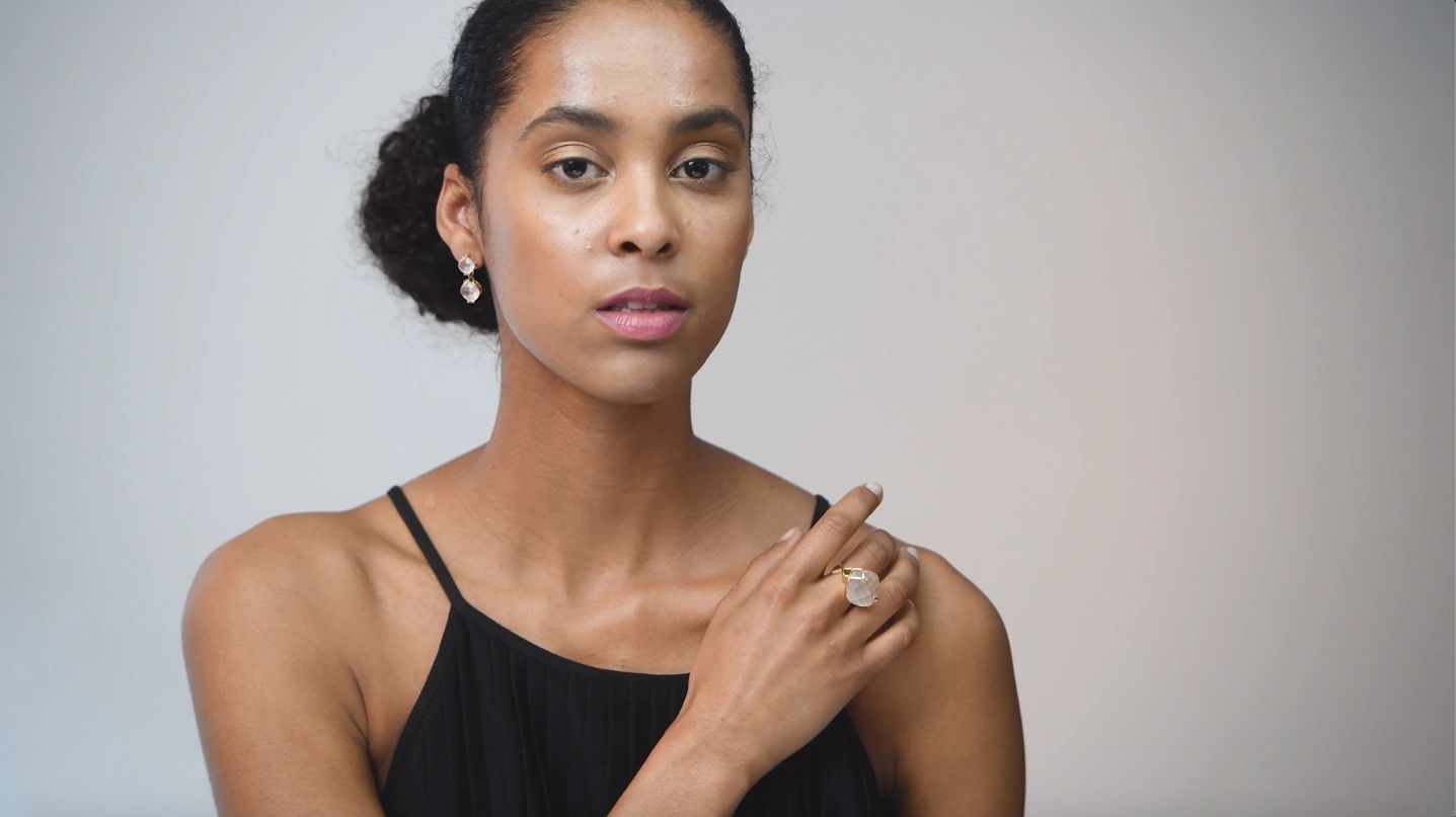 Video image of Nefertiti Earrings by Michele Baschet