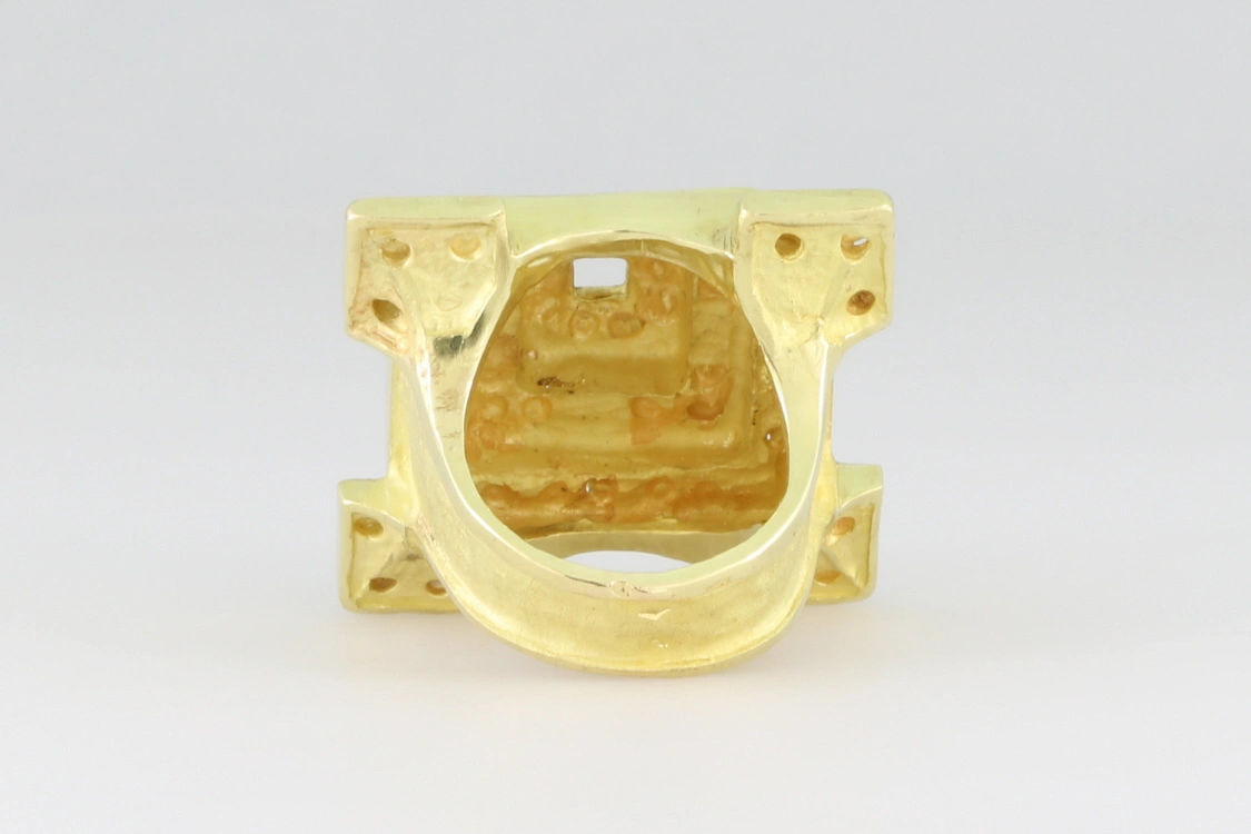 Turntable image 48